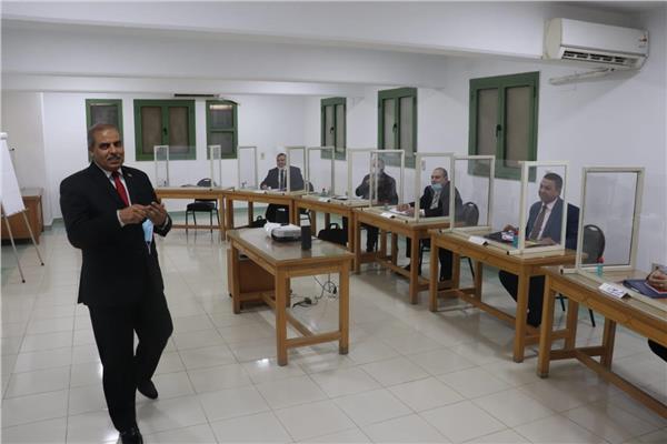 رئيس جامعة الأزهر يتفقد دورة التخطيط الاستراتيجي لأعضاء هيئة التدريس