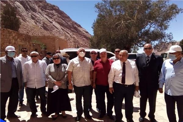 رئيس المحكمة  الدستورية العليا يزور دير سانت كاترين ومتحف السادات 