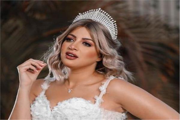 منى فاروق