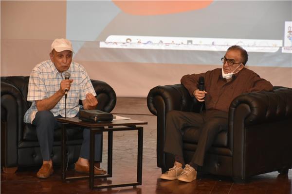 صورة من الندوة