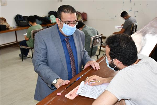 تصحيح 127 ألف و 785 ورقة إمتحانية بمركز القياس بجامعة القناة 