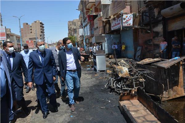 محافظ المنيا، يتفقد موقع حريق نشب بأحد المطاعم بمركز ابوقرقاص
