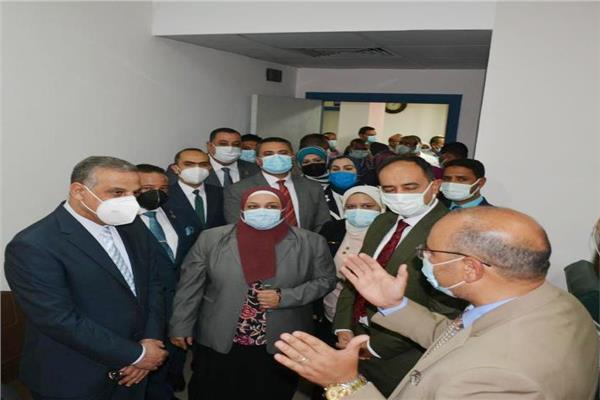 محافظ سوهاج يدشن خدمة الخط الساخن لعلاج وتأهيل مرضى الإدمان