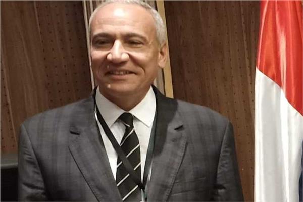 الدكتور حسن سند، عميد كلية الحقوق بجامعة المنيا