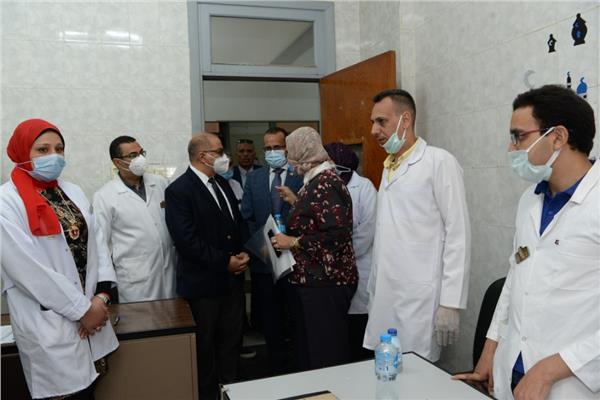حملة تطعيم طلاب الجامعة باللقاح المضاد لفيروس كورونا