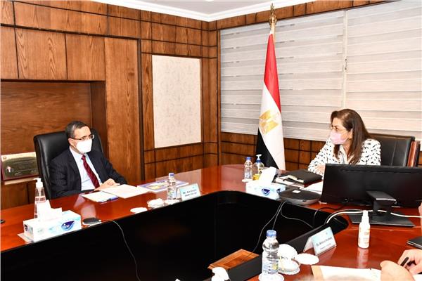 د.هالة السعيد وزيرة التخطيط والتنمية الاقتصادية السفير أجيت جوبتيه