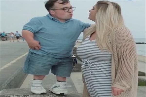 تسجيل أكبر فارق طول بالعالم بين زوجين 