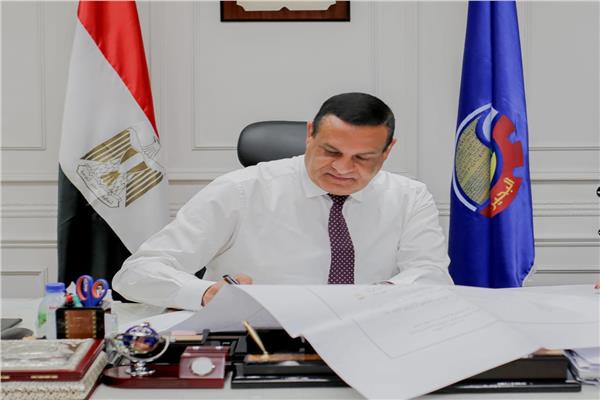 محافظ البحيرة يعتمد عدداً من المخططات
