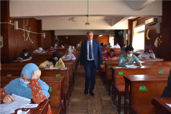 سير الامتحانات بجامعة مدينة السادات 