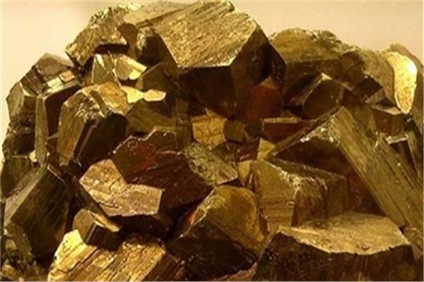 أحجار الكوارتز التي يستخلص منها خام الذهب