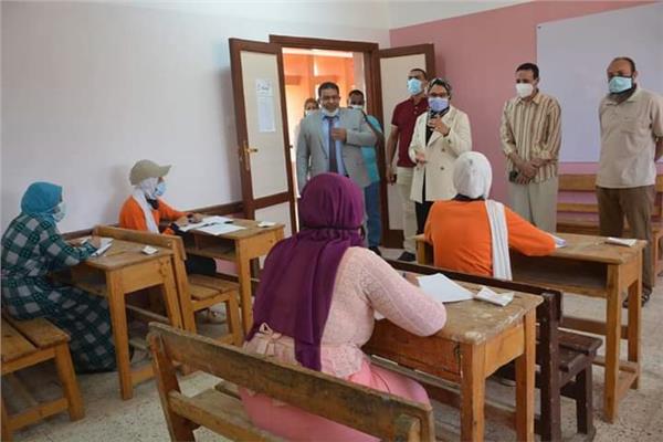حنان مجدي خلال الجولة التفقدية
