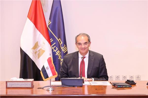 وزير الاتصالات