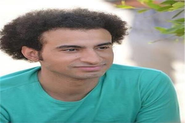 الفنان علي ربيع