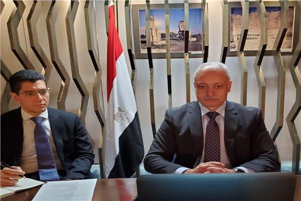 سفير مصر لدى اليابان أيمن كامل ود.محمد الخياط خلال اللقاء