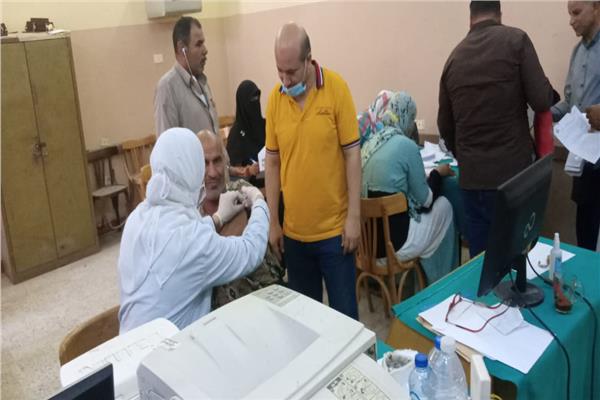 تطعيم العاملين بمدارس الشرقية بلقاح كورونا