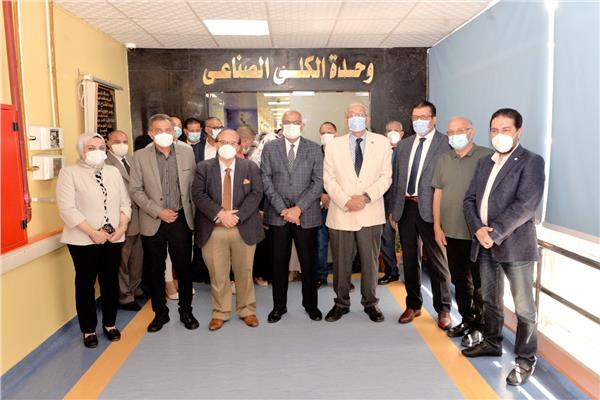  رئيس جامعة المنصورة يفتتح   وحدة الكلى الصناعي