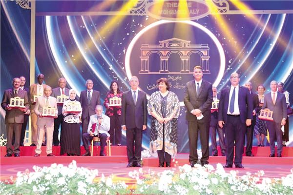 رموز الأسكندرية على مسرح السيد درويش