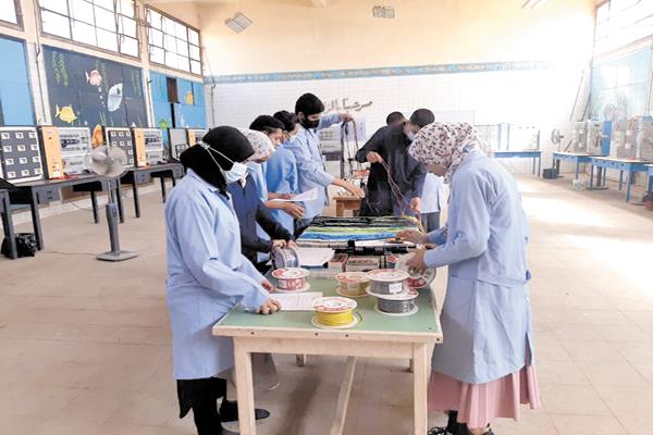  شهادة جدارات لطلاب المجمعات التعليمية التكنولوجية 