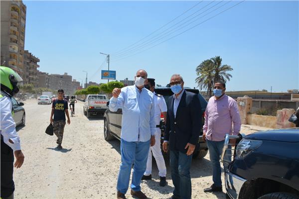 صورة من جولة المحافظ