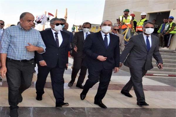 وزير الطيران المدنى يتفقد مقر الوزارة  بالعاصمة الإدارية الجديدة
