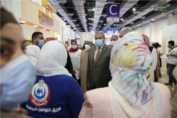 "*تطعيمك-مناعتك-حياة".. حملة لجامعة الأزهر بمعرض الكتاب*