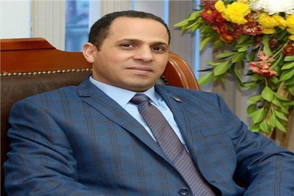 الدكتور عبيد صالح رئيس الجامعة