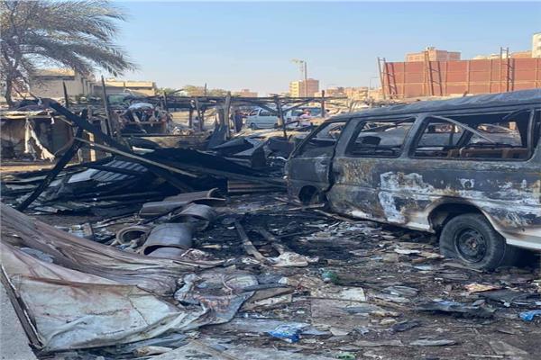 تفحم 11سيارة في حريق هائل داخل جراج بالمرج