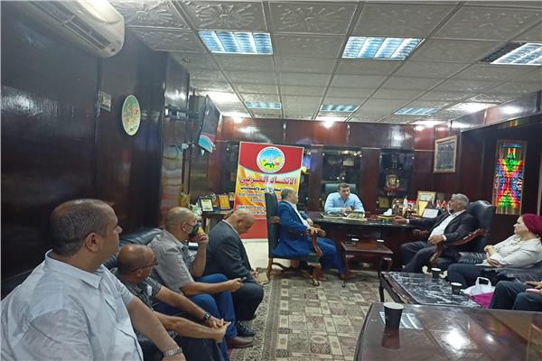  العربي للبتروكيماويات  يقدم دعما ماديا لعمال فلسطين 