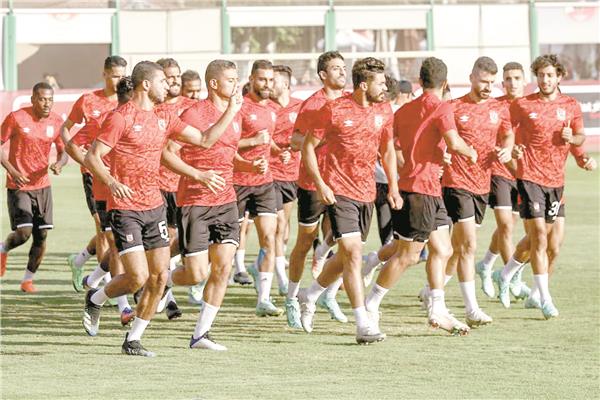 الأهلى يواصل تدريباته بجدية وتركيز من أجل مباريات الدورى ونهائى أفريقيا 