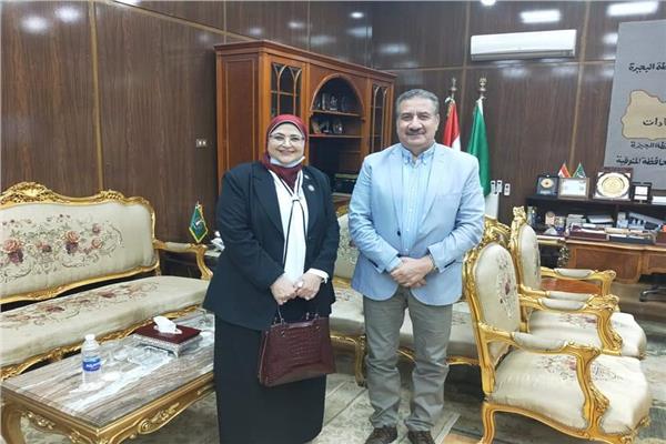 النائبة هناء سرور مع محافظ المنوفية لانهاء ازمة زاوية الناعورة 