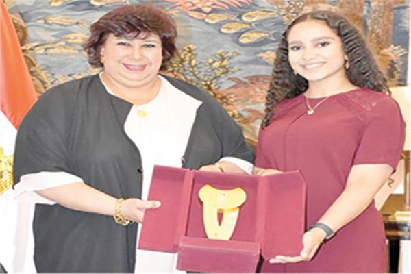الأوبرا تكرم أصغر مغنية فى فيينا
