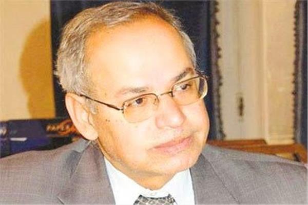  الدكتور محمد الشحات