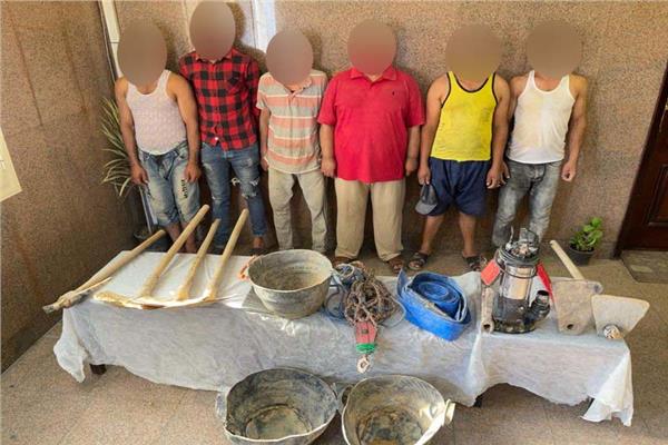 المتهمين 