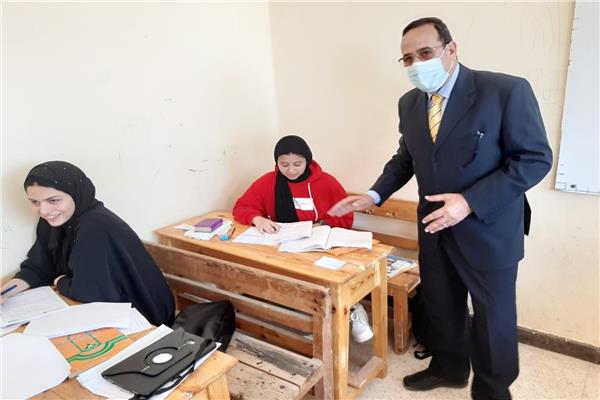 المحافظ يتفقد لجان امتحانات الثانوية العامة فى مدينة العريش