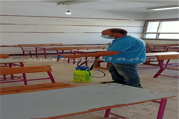 حملة تعقيم وتطهير مكبرة بمدارس الغربية عقب انتهاء اول يوم في الثانوية العامة 