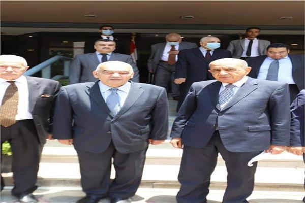 رئيس مجلس الدولة يزور رئيس قضايا الدولة لتهنئته علي منصبه الجديد