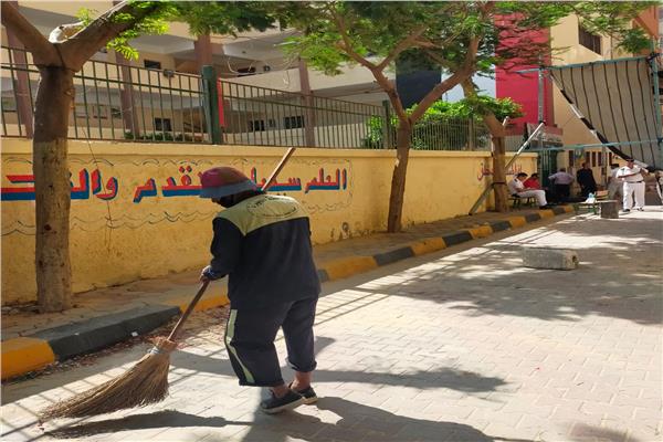 نظافة وتطهير محيط مدارس