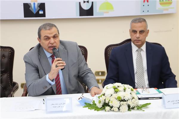 وزير القوي العاملة 