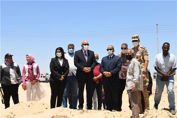 محافظ قنا يتفقد مجمع المراشدة 