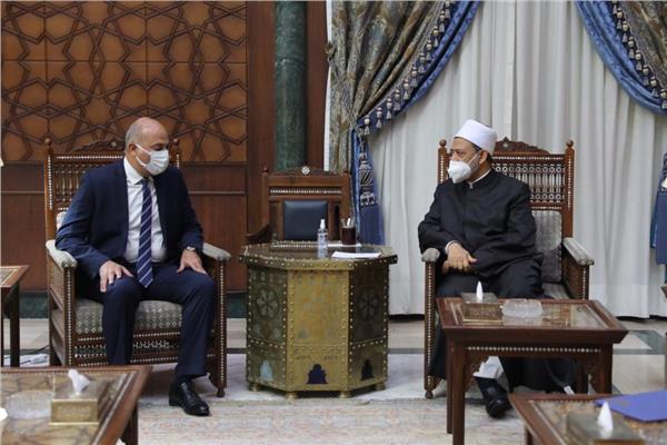 الإمام الأكبر وسفير مصر لدى المجر