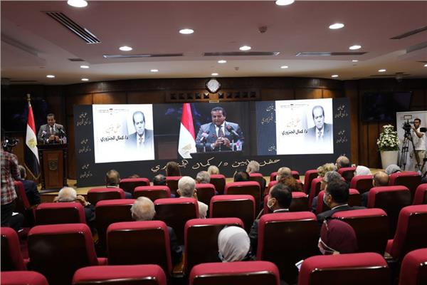 وزير التعليم العالي يشارك في حفل تأبين الدكتور كمال الجنزوري 