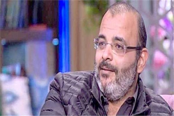 أيمن بهجت قمر 