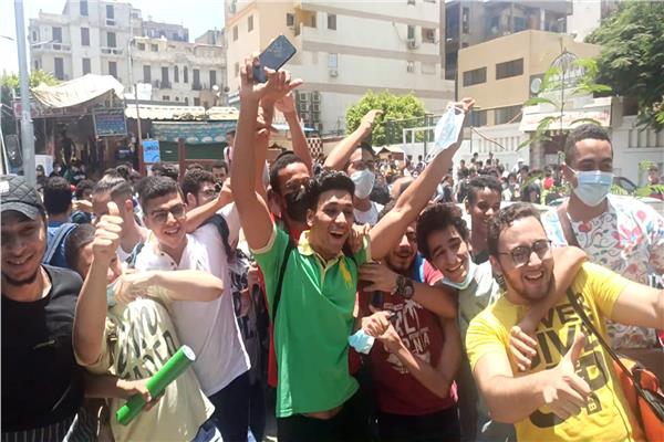 طلاب الثانوية العامة
