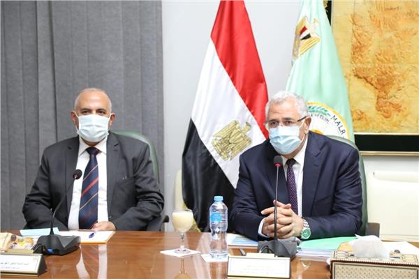 وزير الزراعة خلال اجتماع مجلس إدارة الهيئة العامة لمشروعات التعمير والتنمية الزراعية