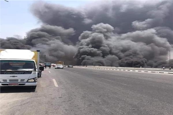  حريق سيارة مواد بتروليه بالاتوستراد 