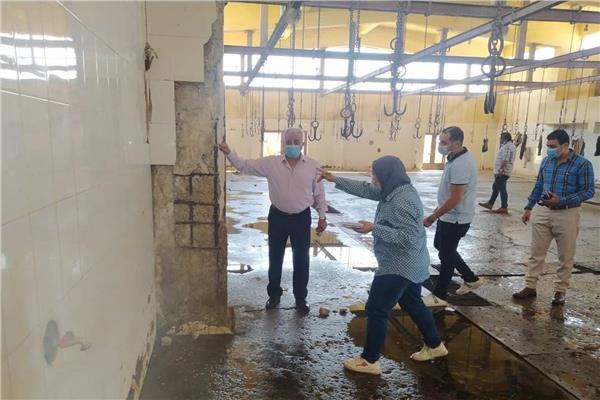 محافظ بني سويف يناقش نتائج اللجنة المكلفة بالمرورعلى المجازر