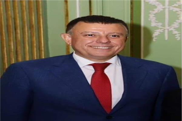  الدكتور محمود المتيني رئيس الجامعه
