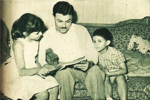 الفنان صلاح ذو الفقار مع ابناءه