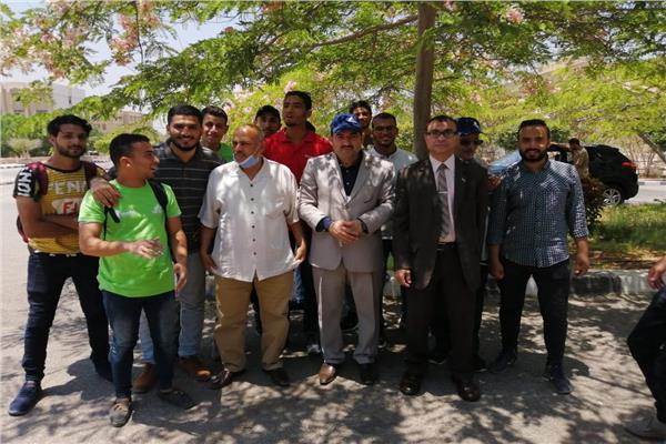 جانب من يوم الخدمة العامة 