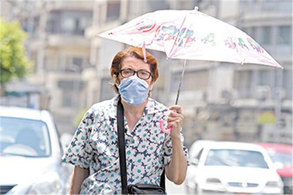 «الشمسية» لمواجهة أشعة الشمس